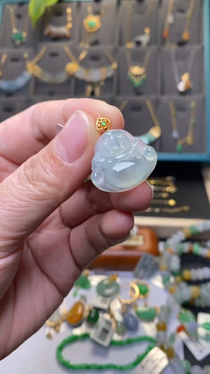 颈饰18K金镶嵌翡翠35965