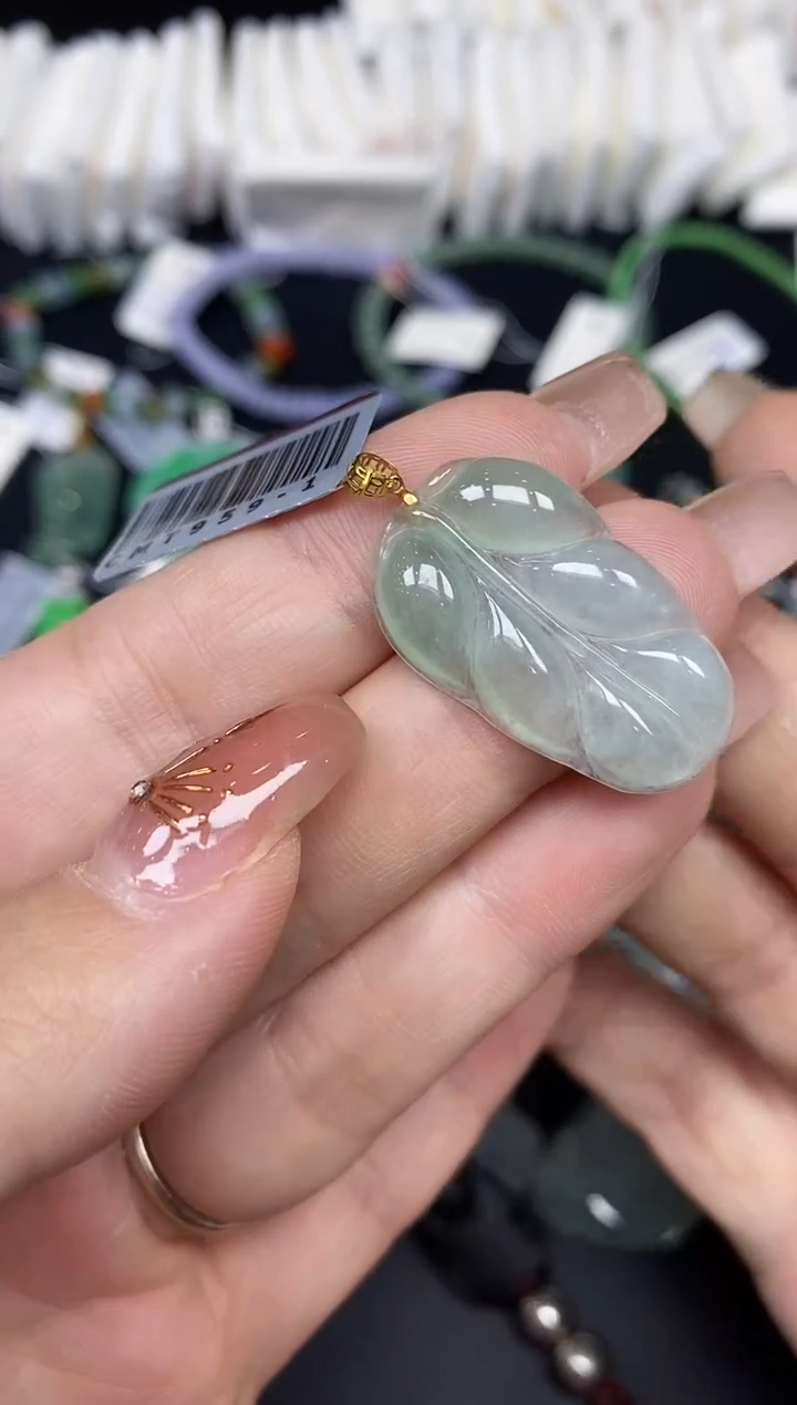 吊坠(不含链)18K金镶嵌翡翠18K金扣镶嵌叶子@@CMT959-1