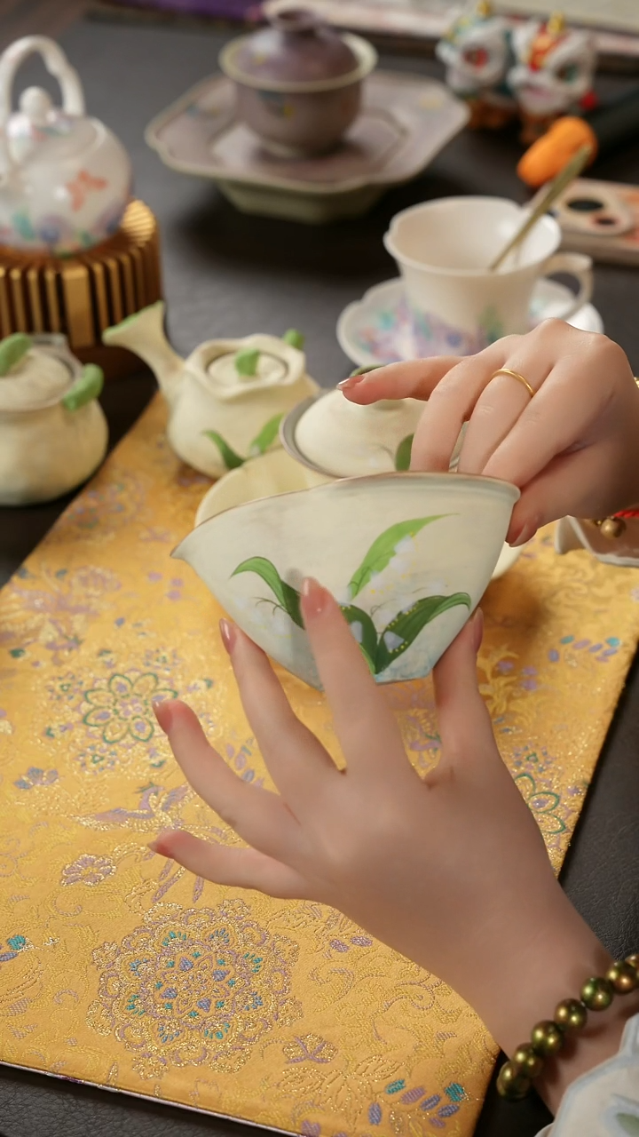 陶瓷茶具铃兰花公道杯