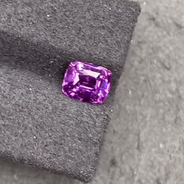 1克拉紫色蓝宝石裸石