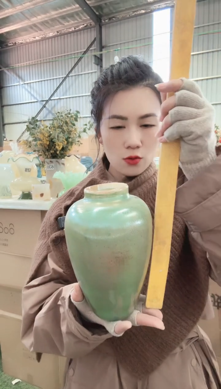 112直播玻璃花瓶