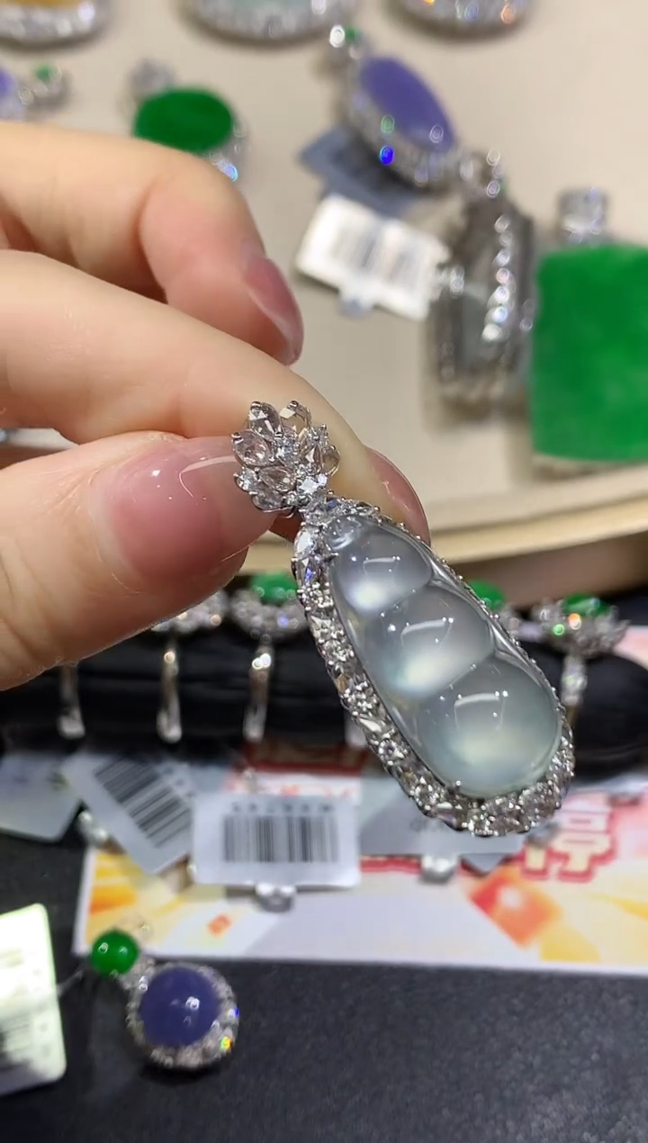 吊坠(不含链)18K金镶嵌翡翠吊坠A1|59800