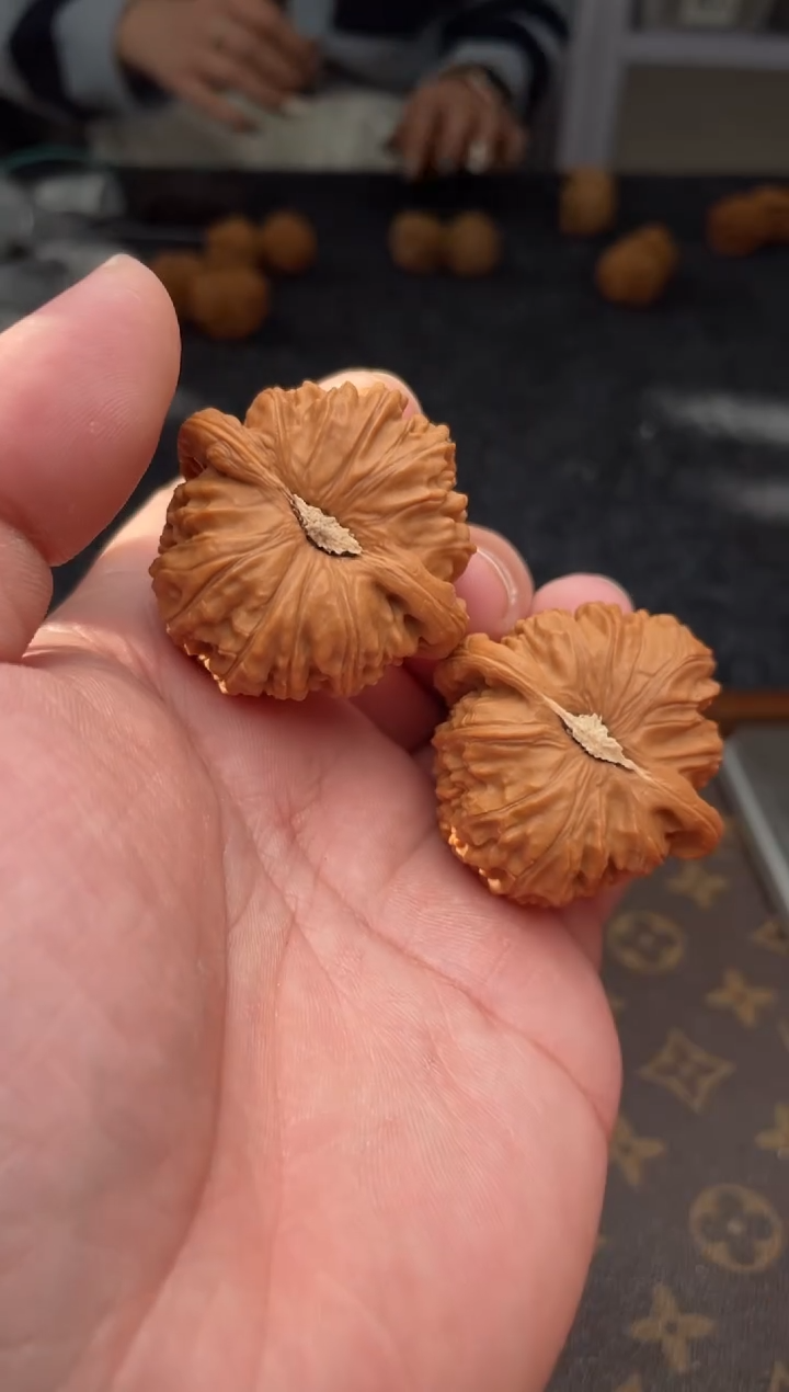 把件文玩核桃B 189号 41尺三角白