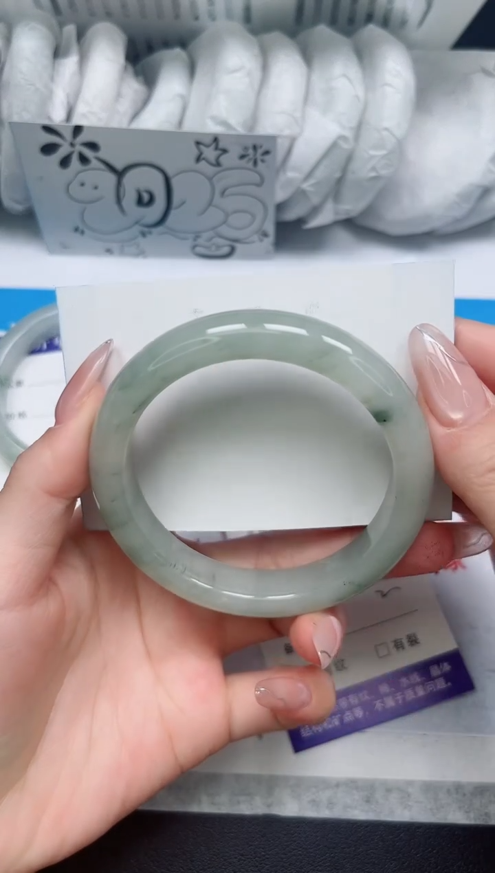 【闪购商品】石英质玉手镯未镶嵌28