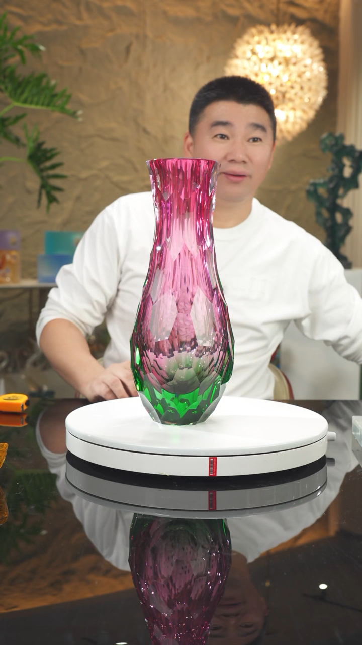 【闪购商品】瓷片福利金红绿凹切面花瓶