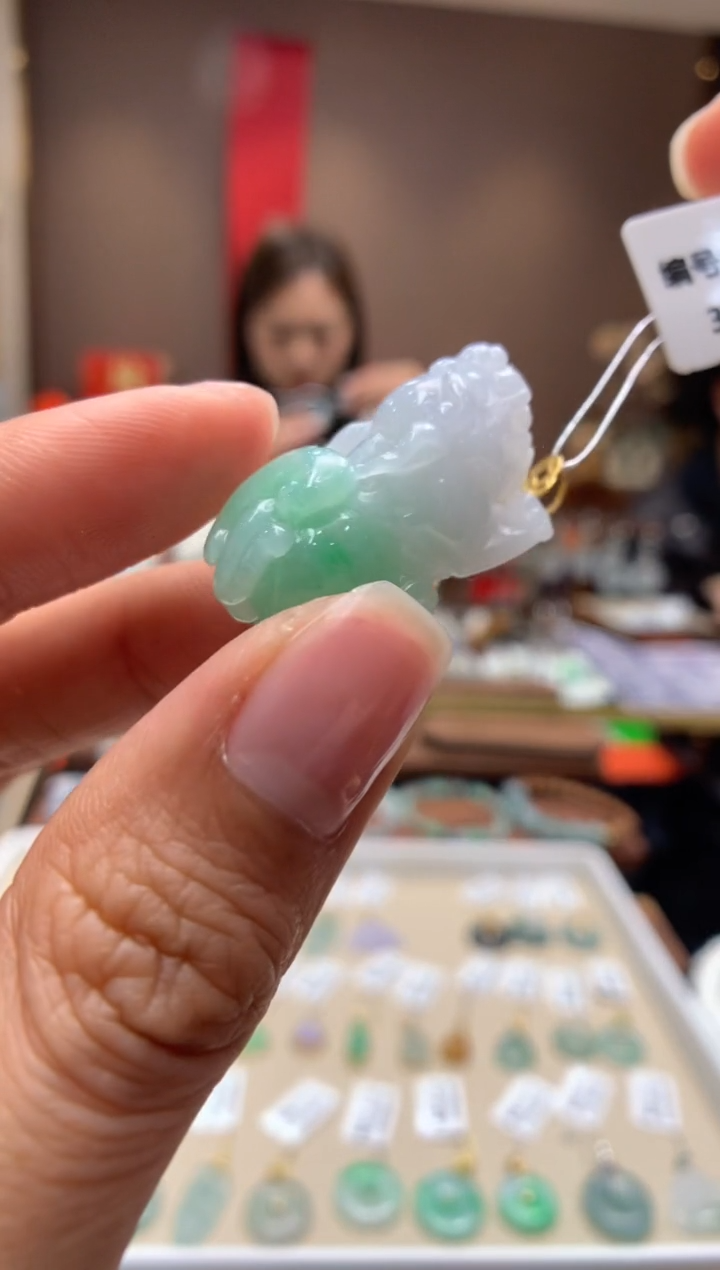 【闪购商品】翡翠颈饰18K金镶嵌貔貅