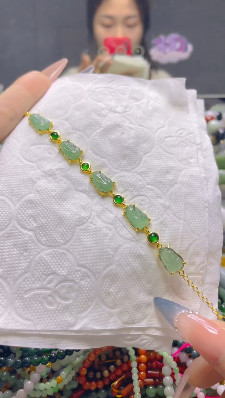 颈饰未镶嵌翡翠/C/翡翠A货，一件也是批发价