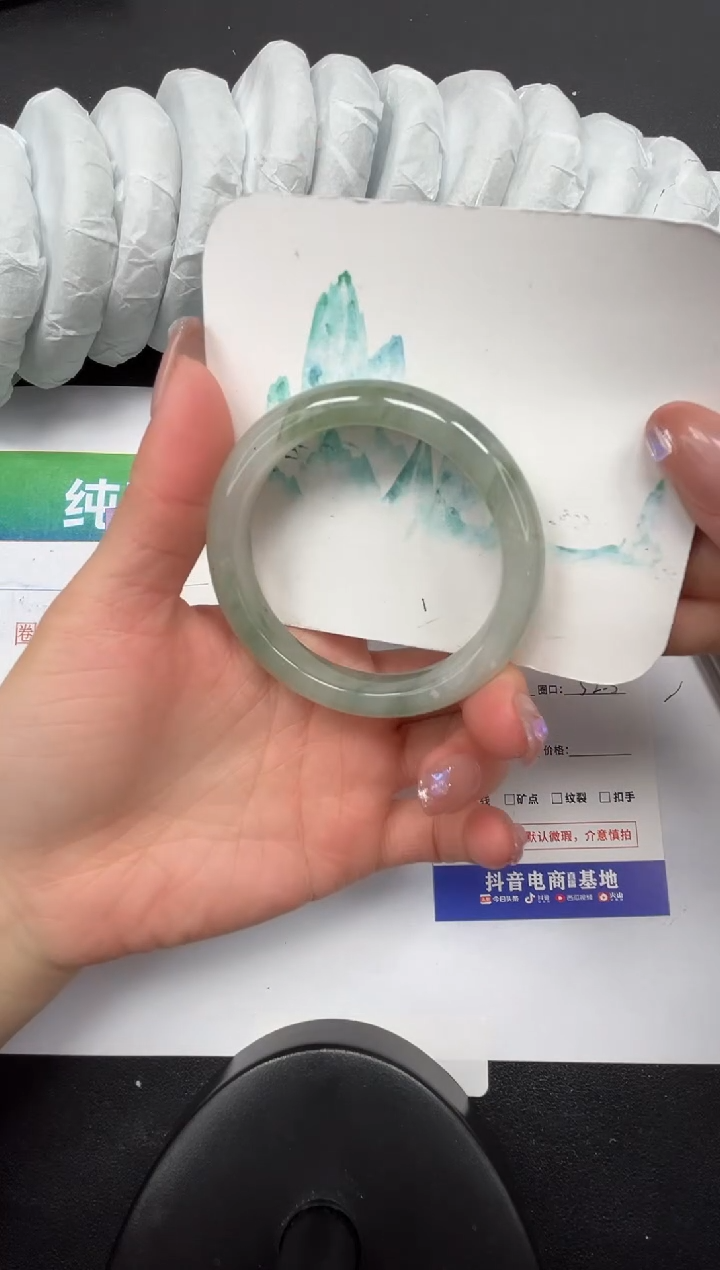 【闪购商品】石英质玉手镯未镶嵌18-52.5