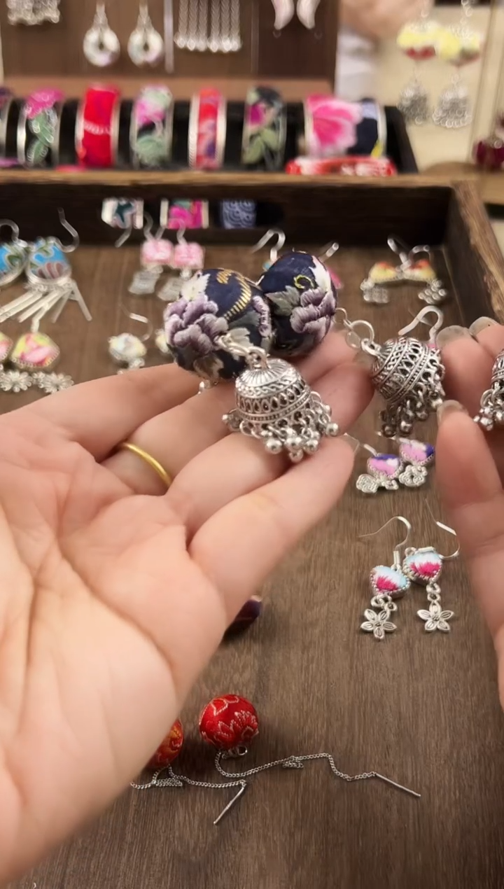 【闪购商品】织绣民族风老绣饰品317