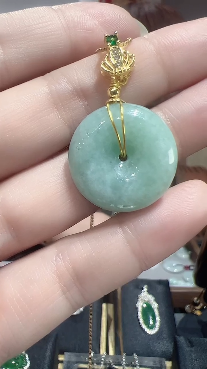 颈饰未镶嵌翡翠2025121221