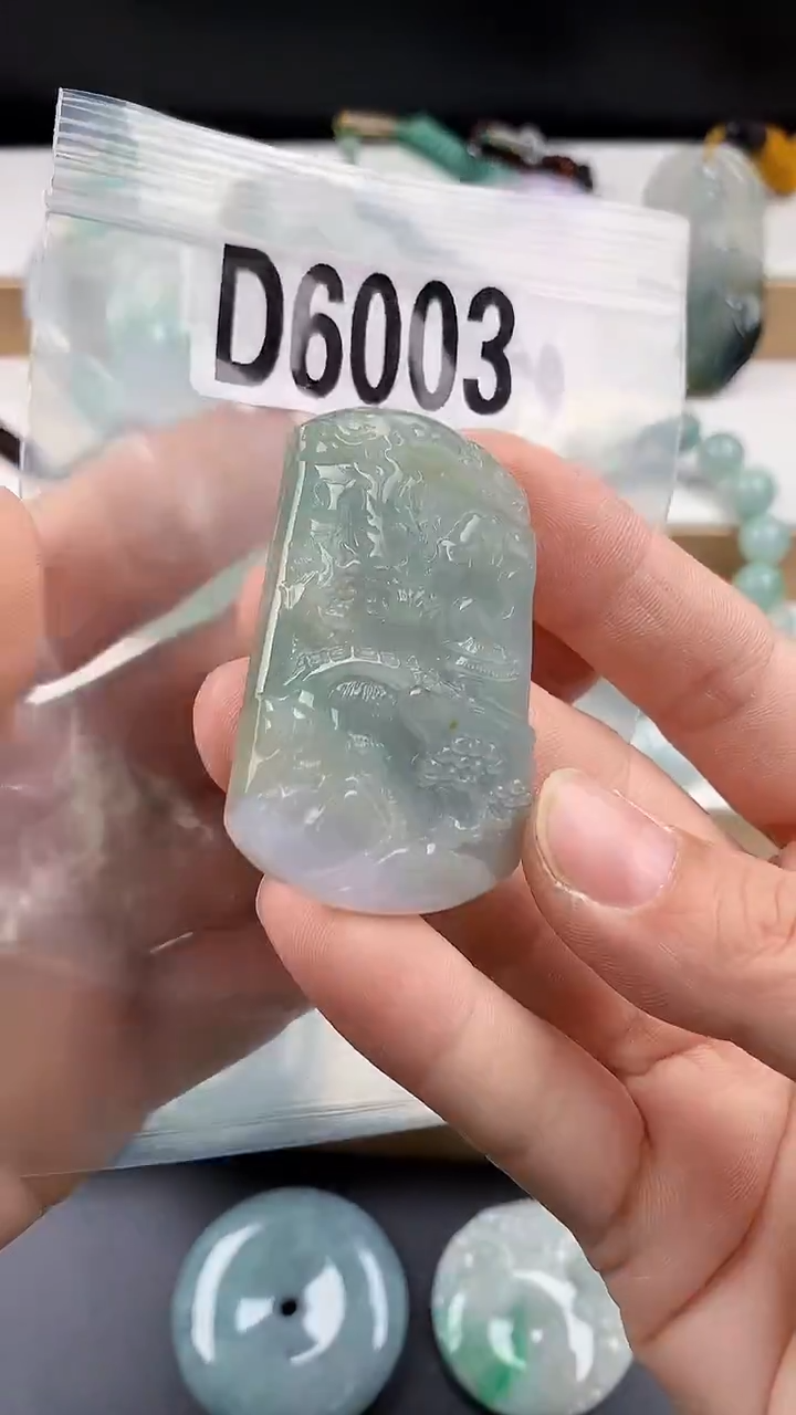 颈饰未镶嵌翡翠天然翡翠吊坠挂件