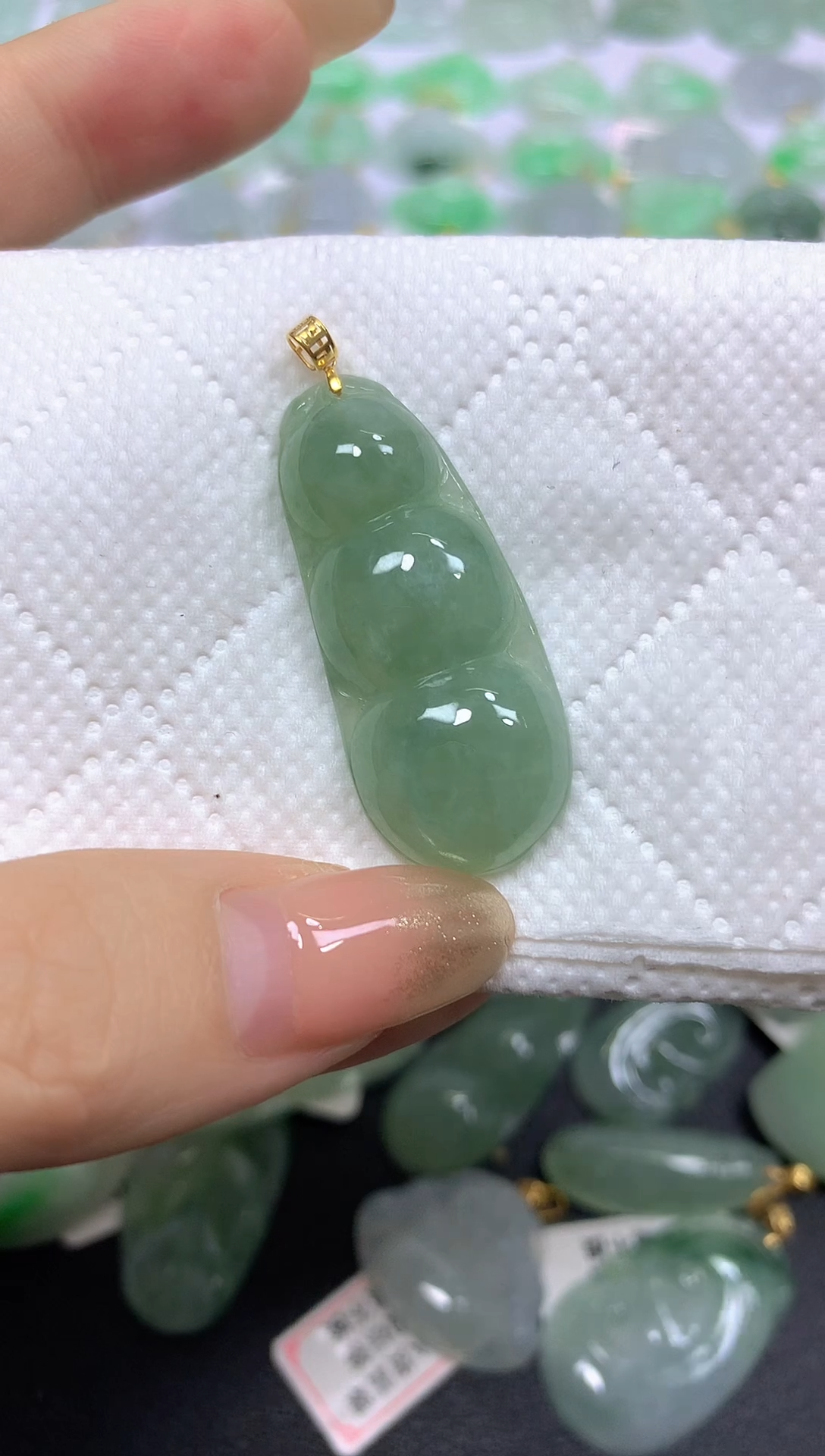 颈饰18K金镶嵌翡翠A货