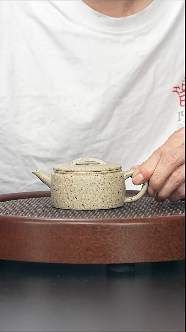 茶壶紫砂汉瓦-黑段-全手工微微瑕-150cc