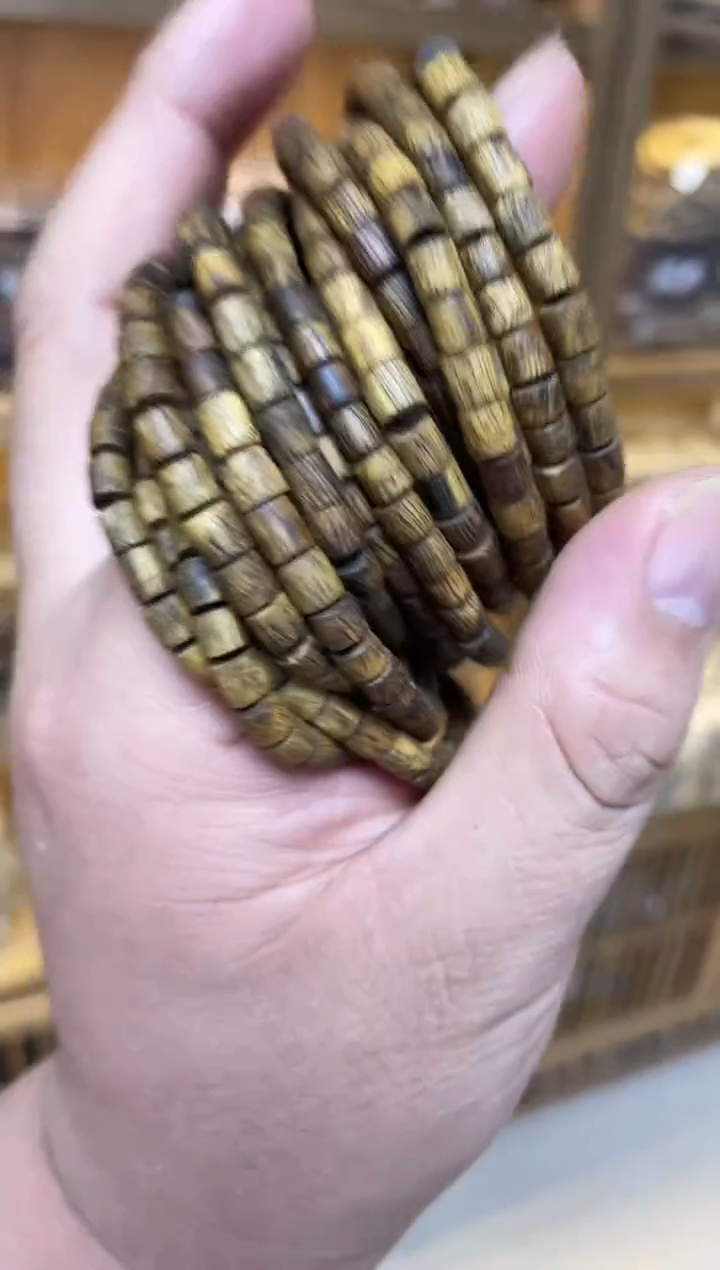 【闪购商品】沉香手串棋楠红金猊随型单圈多样性发其一