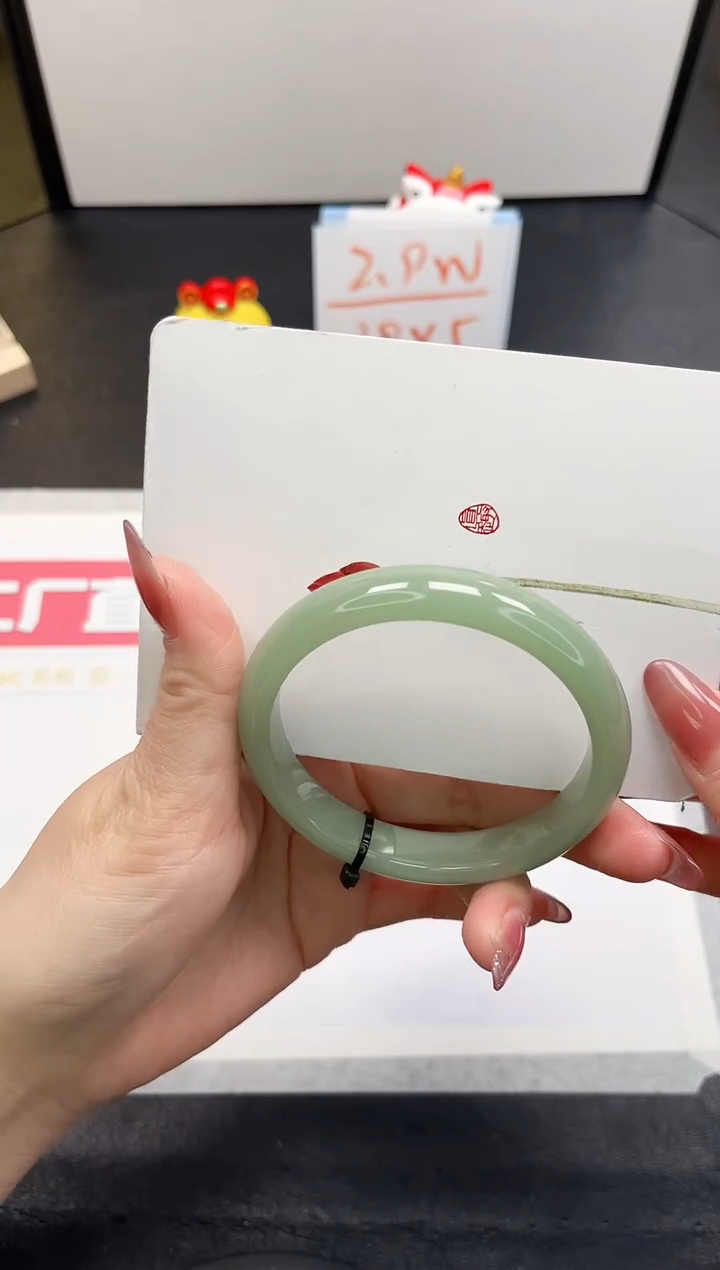 【闪购商品】石英质玉手镯未镶嵌320-60