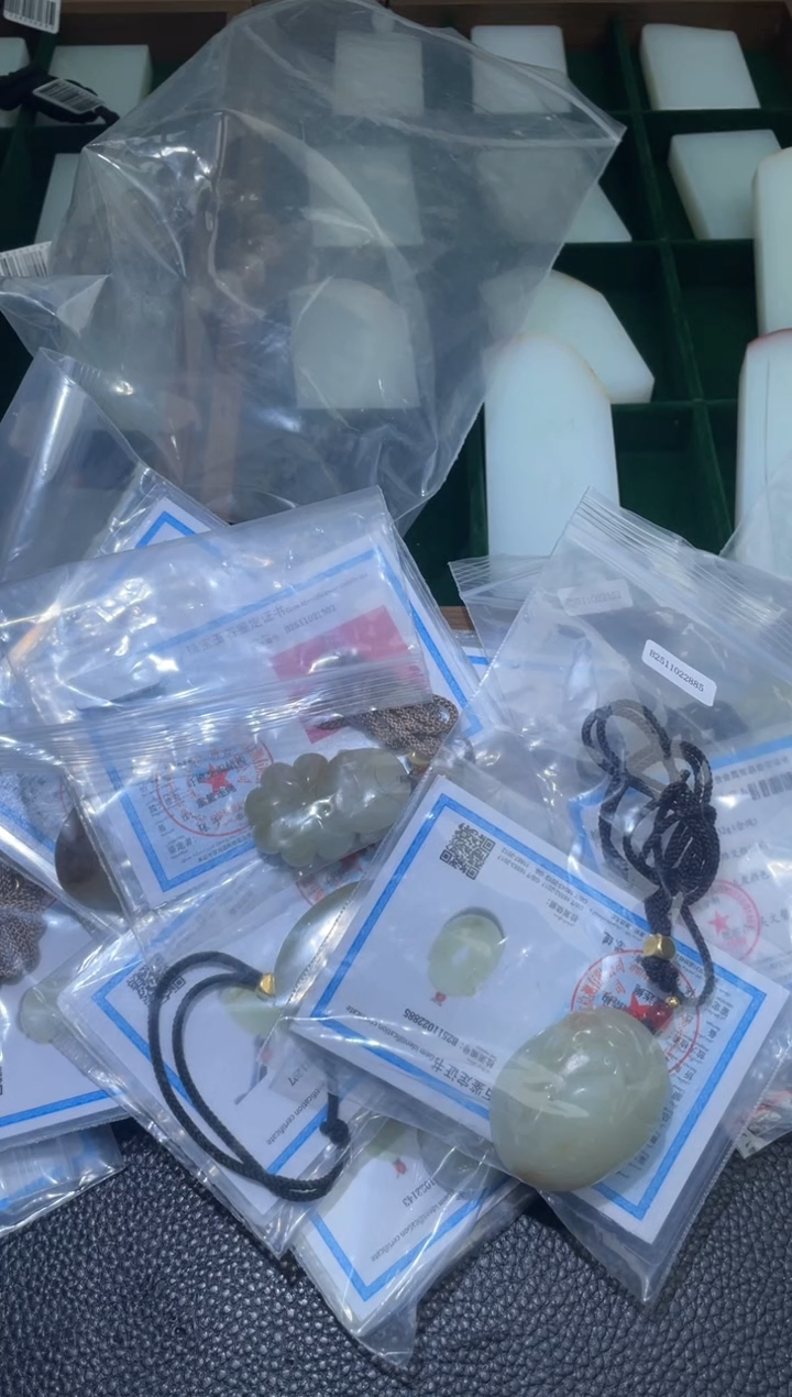未镶嵌和田玉挂件随机发放挂件