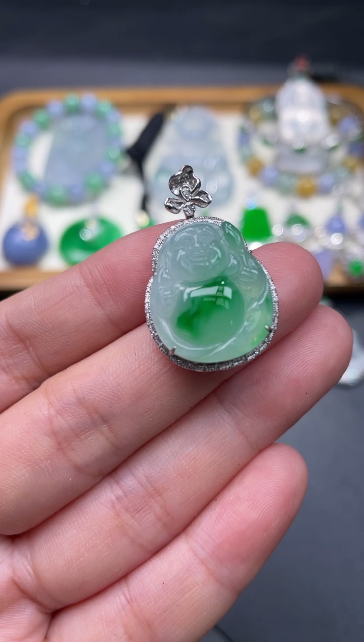 【闪购商品】翡翠颈饰18K金镶嵌81.........