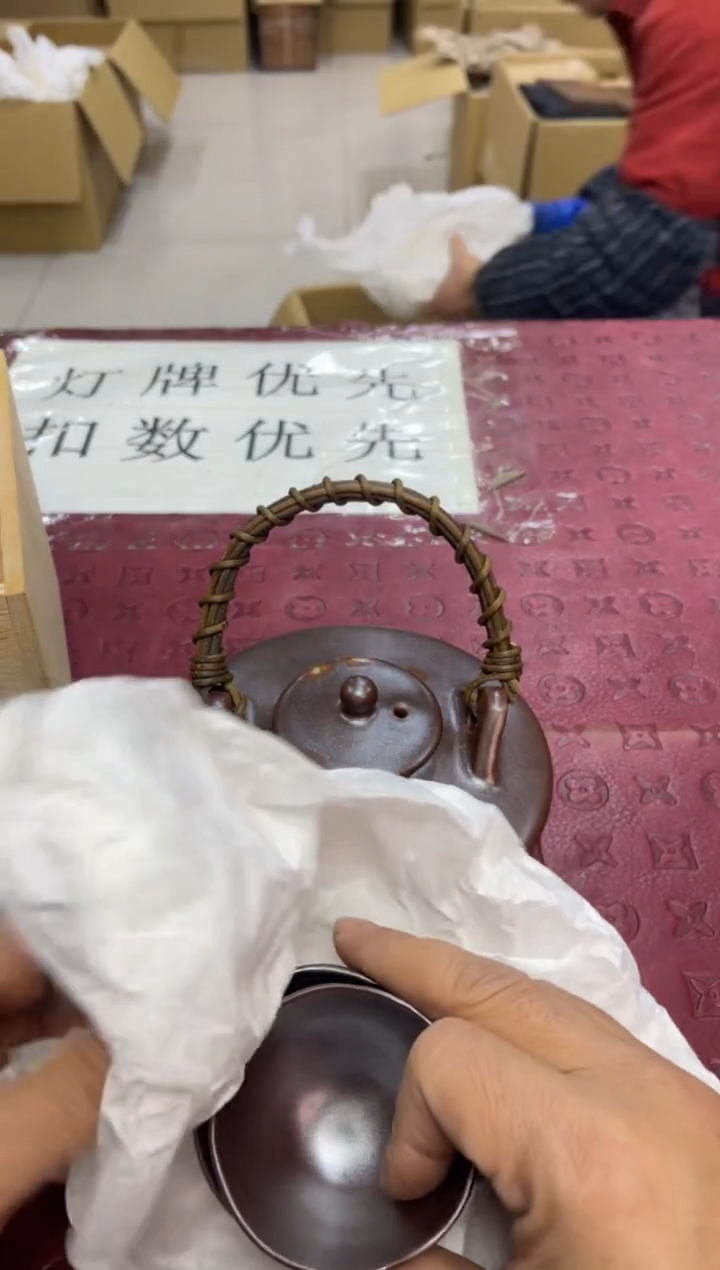 富**感默认微瑕，no退no换，介意勿拍