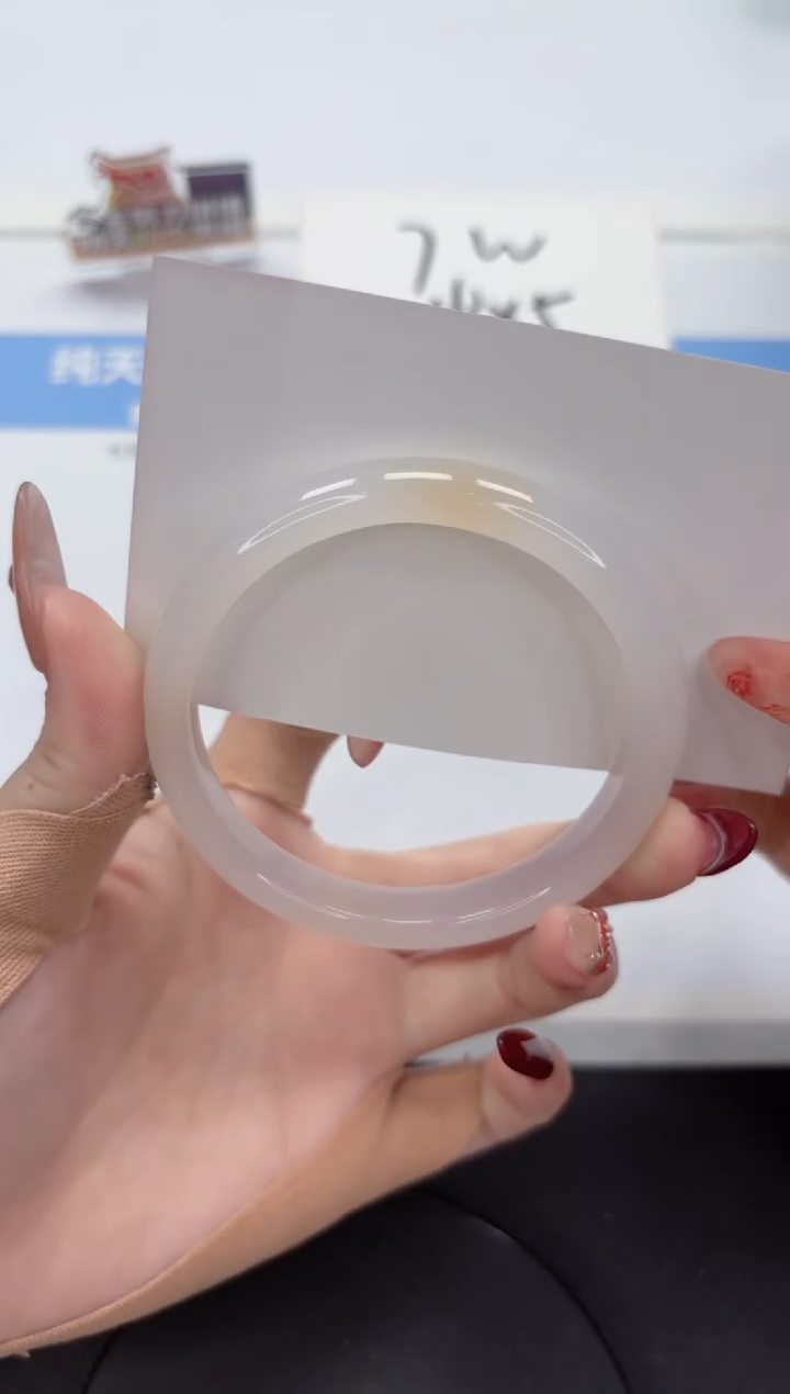 【闪购商品】石英质玉手镯未镶嵌A406-60.8