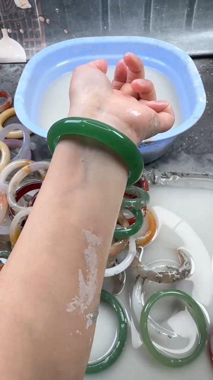 【闪购商品】石英质玉手镯未镶嵌122 64