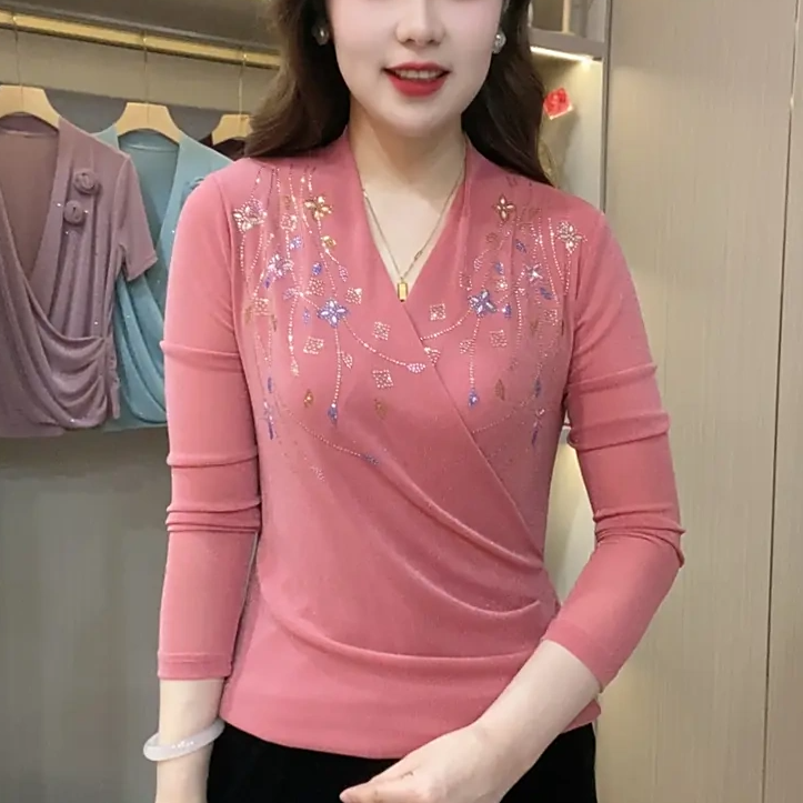 2025早秋新款交叉领烫钻小花简约妈妈装上衣纯色百搭洋气长袖上衣