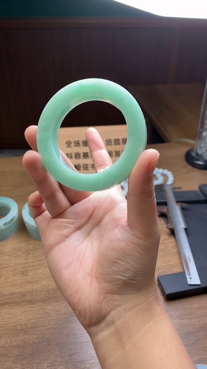 未镶嵌手镯定制翡翠溪*定制