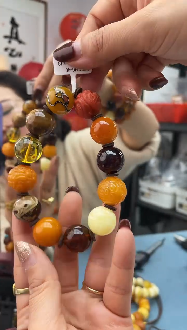 【闪购商品】琥珀珠宝奇石未镶嵌18发一件
