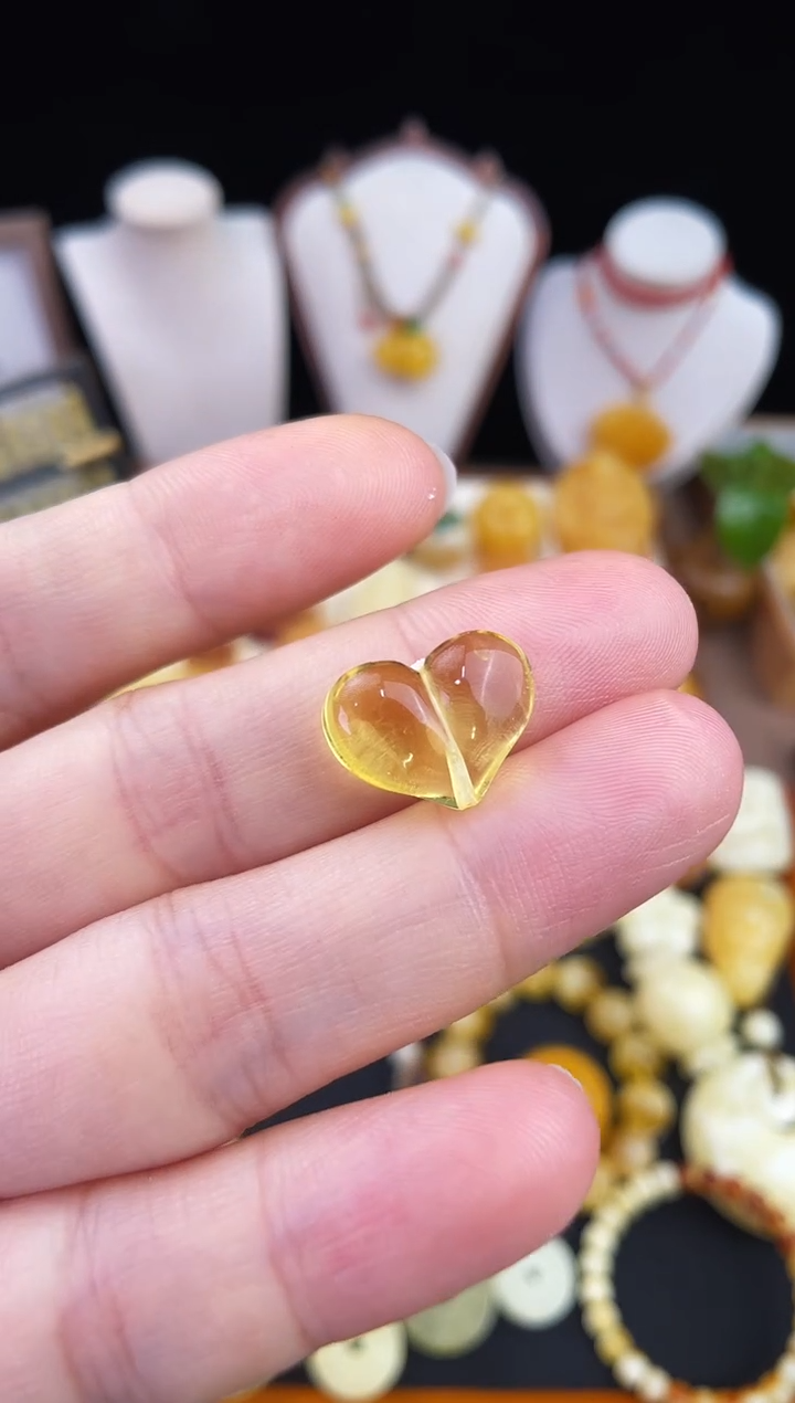 琥珀未镶嵌珠宝奇石柒月