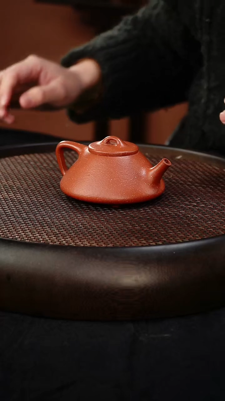 茶壶紫砂子冶石瓢 红降坡