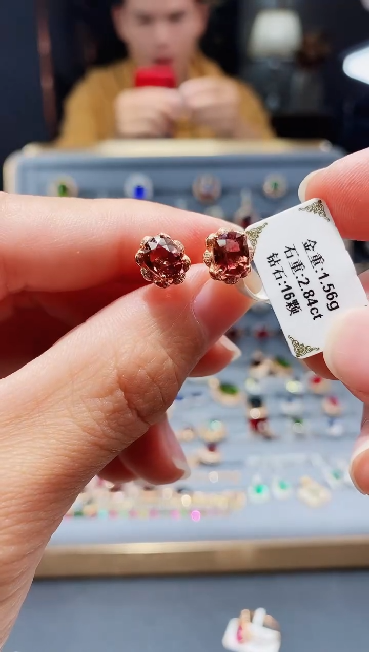 【闪购商品】碧玺耳饰18K金镶嵌2.84配钻