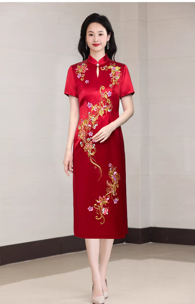 高端刺绣婚宴旗袍礼服