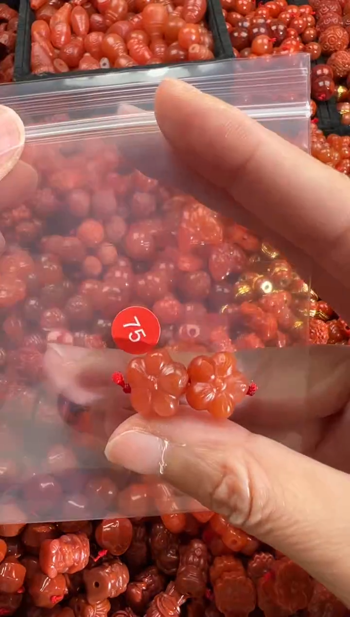 【闪购商品】南红玛瑙颈饰未镶嵌1
