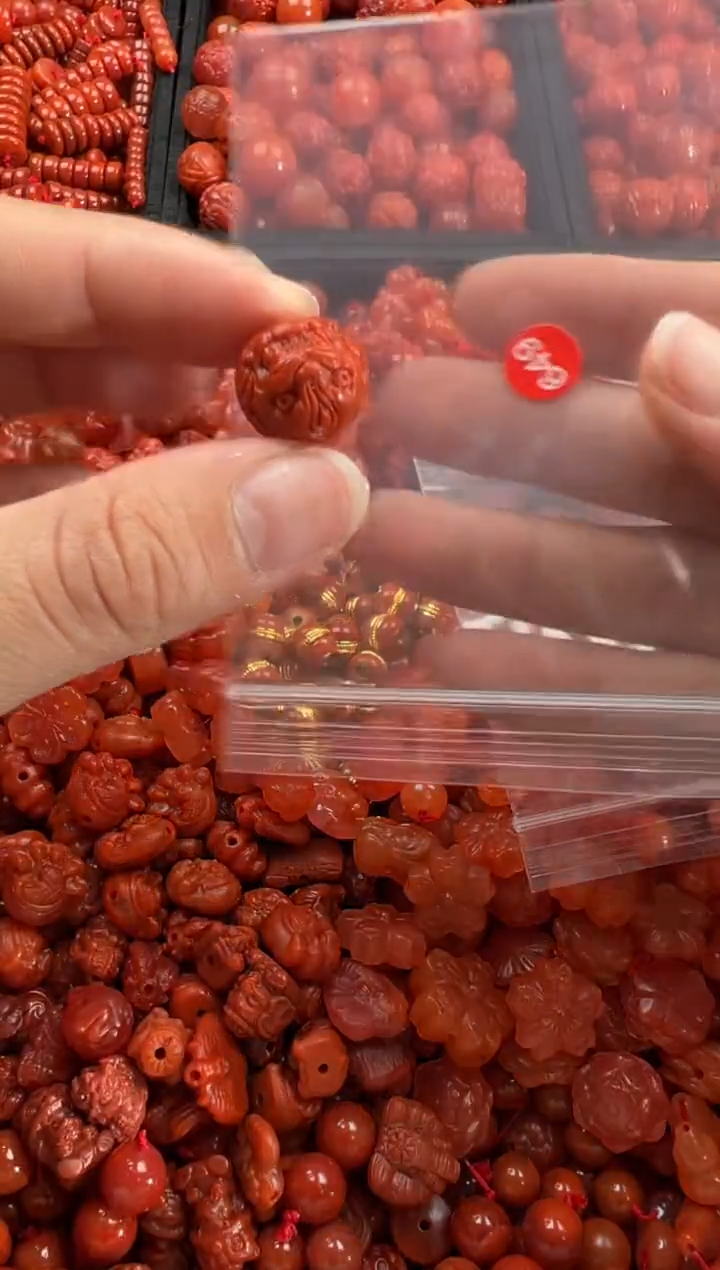 【闪购商品】南红玛瑙颈饰未镶嵌1