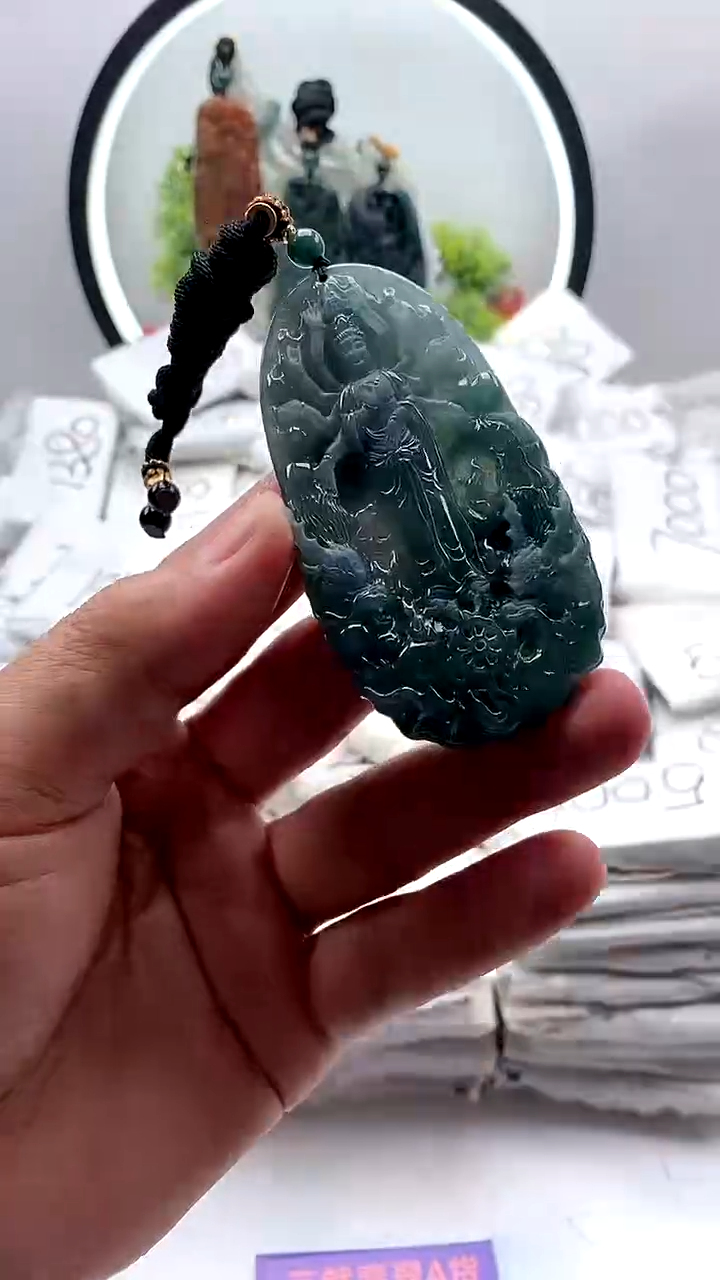 【闪购商品】翡翠颈饰未镶嵌千手观音