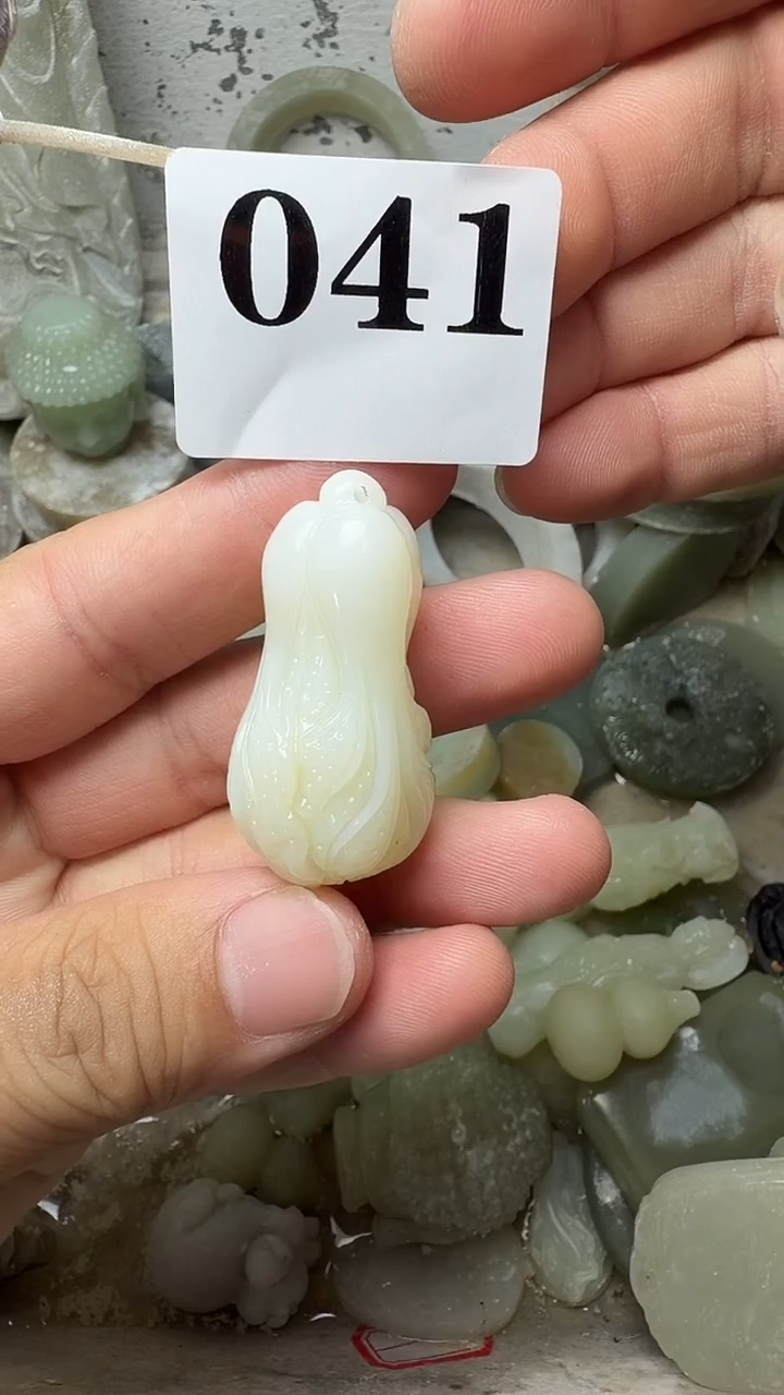 颈饰未镶嵌和田玉白菜 多样性发货 拍一发一 