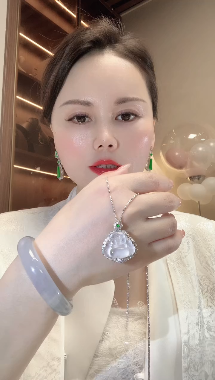【闪购商品】翡翠吊坠(不含链)18K金镶嵌A83