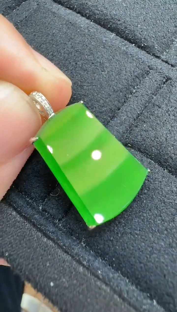 【闪购商品】翡翠吊坠(不含链)18K金镶嵌多样性团购发一件