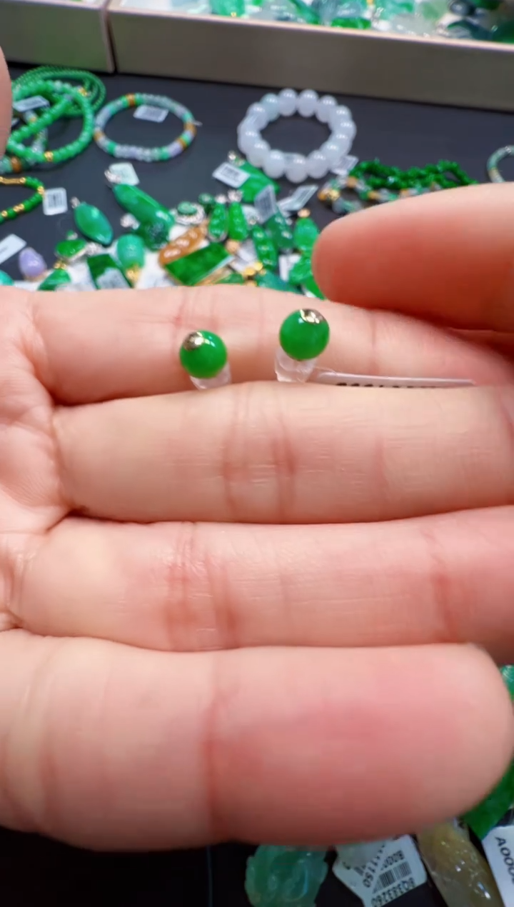 【闪购商品】翡翠耳钉18K金镶嵌980一对