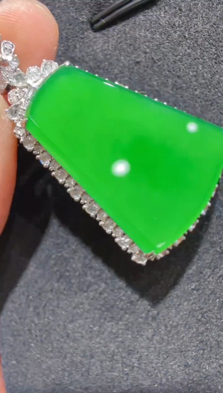 吊坠(不含链)18K金镶嵌翡翠多样性团购发一件