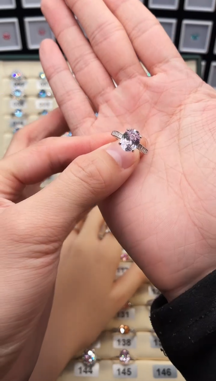 银S925镶嵌戒指绿柱石（摩根石）111