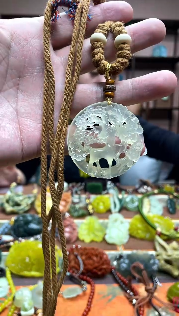 未镶嵌岫玉吊坠·