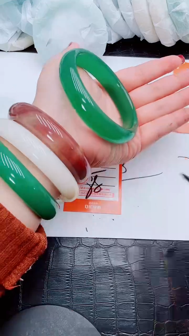 【闪购商品】石英质玉手镯未镶嵌R106-61-62