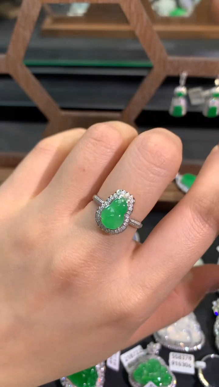 【闪购商品】翡翠吊坠(不含链)18K金镶嵌戒指