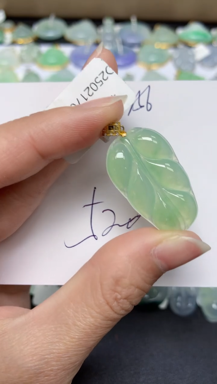 【闪购商品】翡翠18K金镶嵌颈饰天然翡翠A货