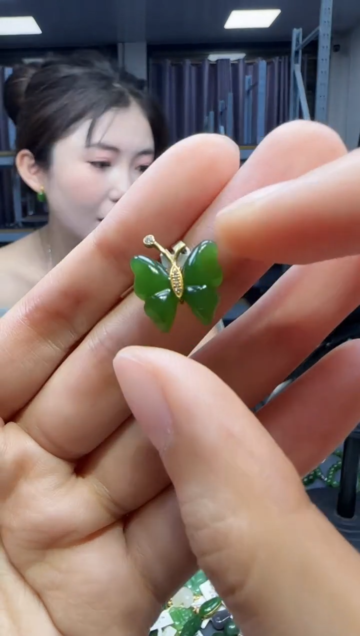 和田玉18K金镶嵌挂件1