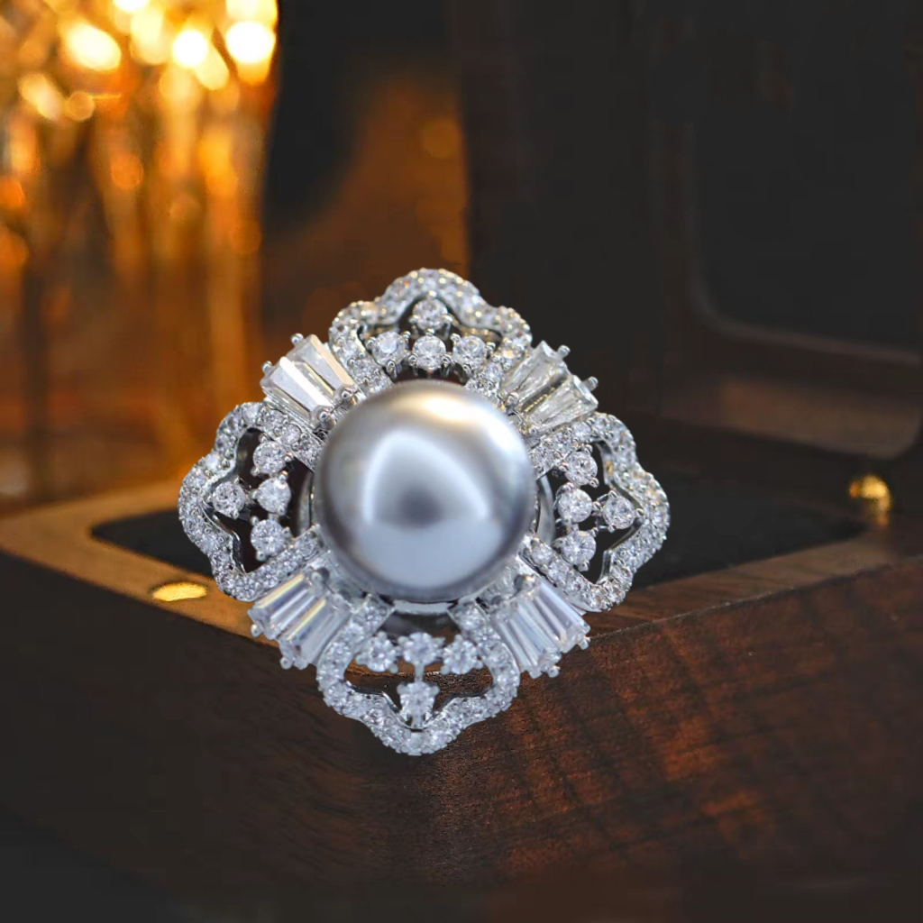 铜合成锆石胸针 磁吸扣吸铁石四叶草胸针轻奢灰珠微镶锆石胸花