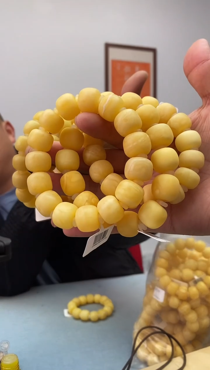 琥珀未镶嵌珠宝奇石假一罚十，永久原价包退多样性发一件036