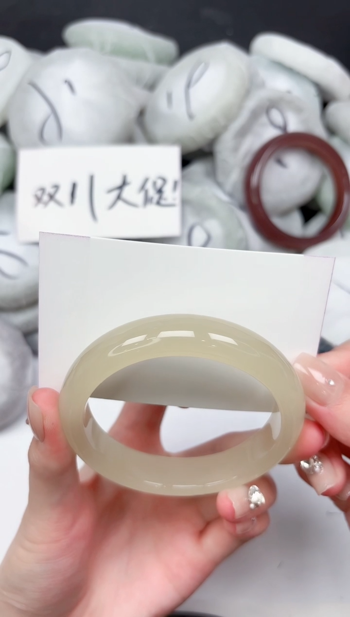 未镶嵌手镯石英质玉156-61.2