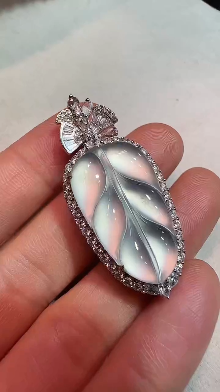 【闪购商品】翡翠颈饰18K金镶嵌吊坠