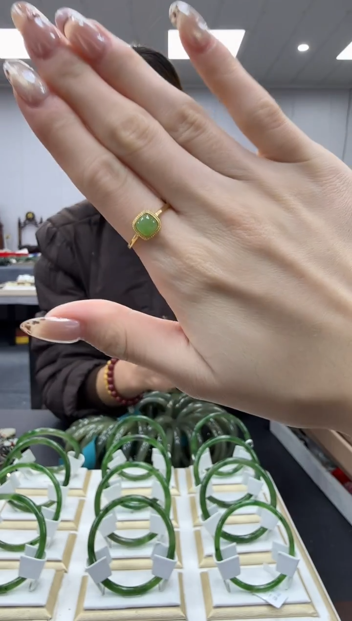 未镶嵌戒指和田玉多样性发其一zj